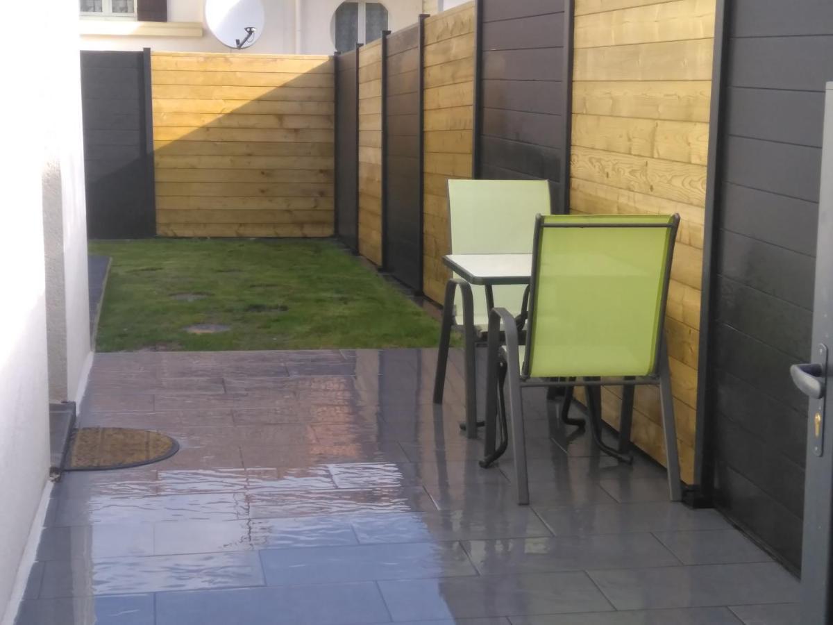 Le Petit Poucet Villa La Bourboule Bagian luar foto